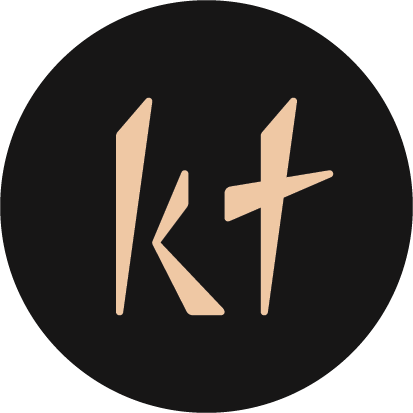 Kálmán-Fábián Tímea tervezőgrafikus és képzőművész